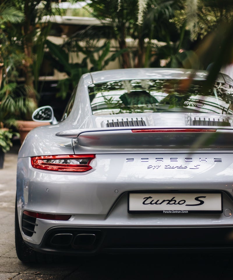 Professional auto glass technician windshield replacement