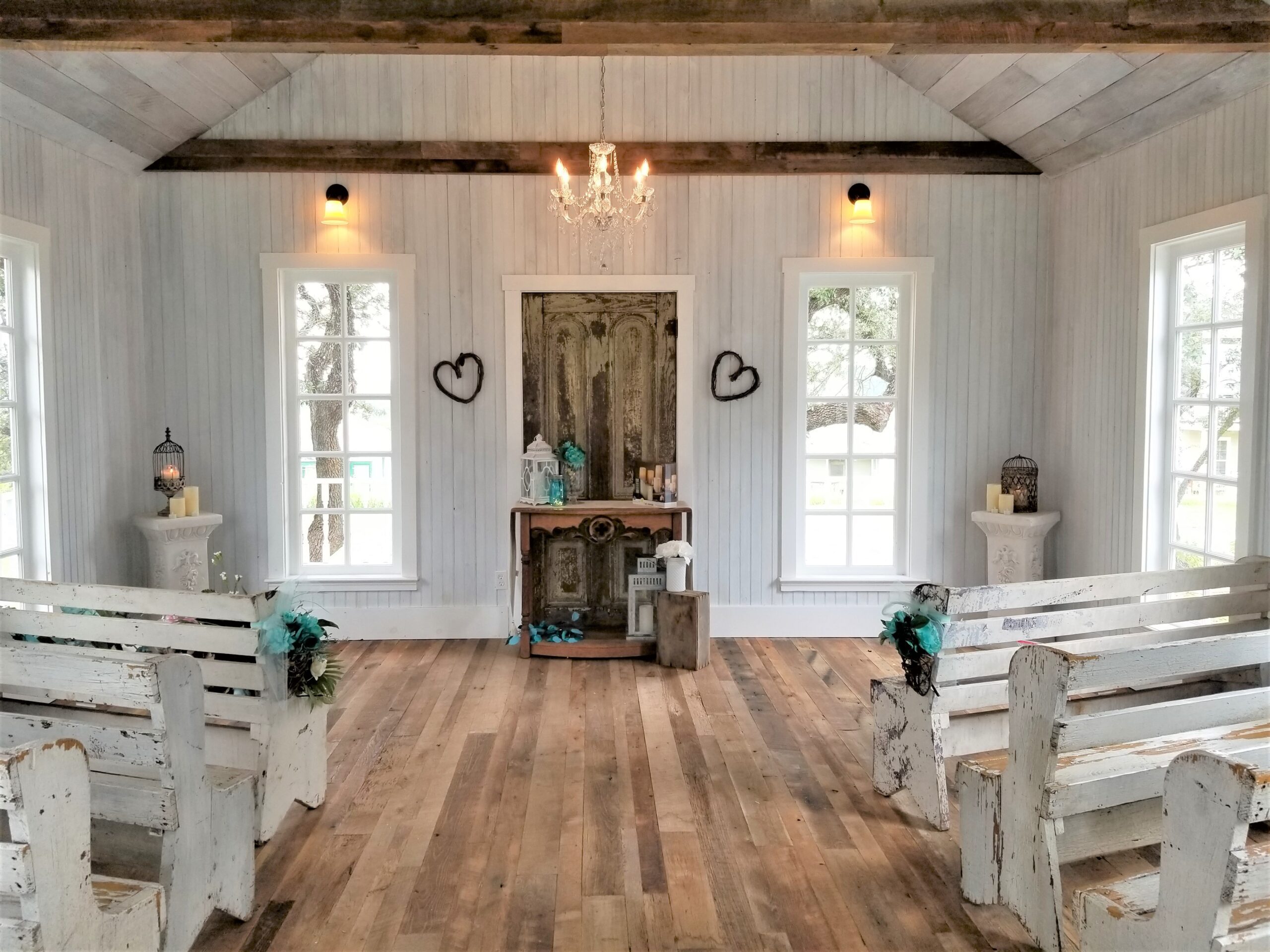 Elopement ceremony at Chapel of Love Austin