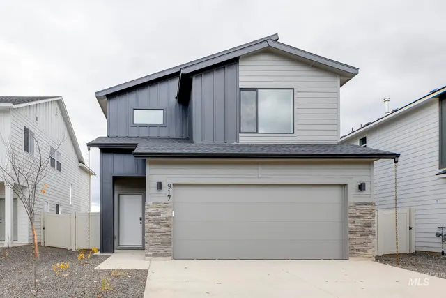 2208 Ridgecrest Dr, Nampa, Idaho - home for sale