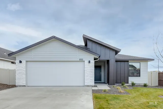 6510 W Beacon Light Rd, Eagle, Idaho - home for sale