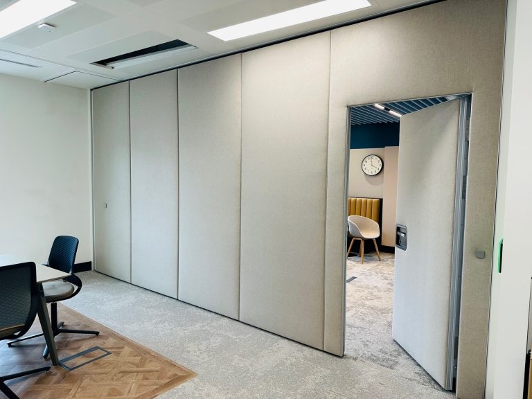 Hinged Folding Partitions