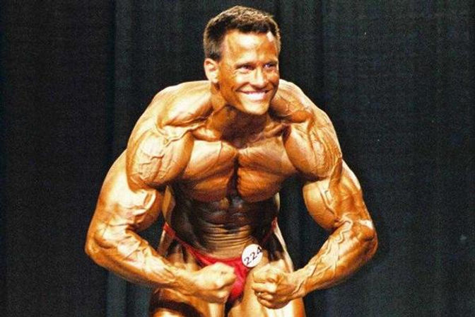 Brian Wiefering most muscular pose on stage