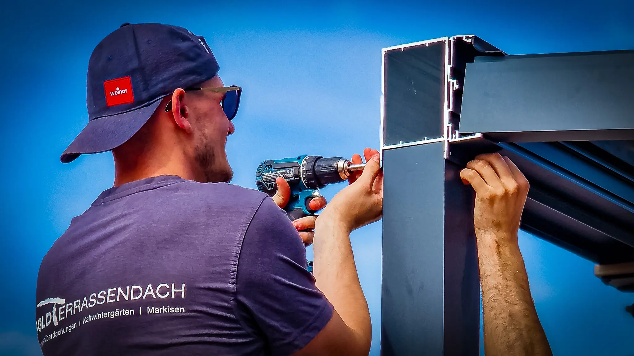 Monteur beim Messeaufbau Bremen